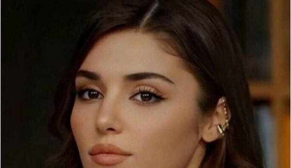 عکس های هانده ارچل در استخر