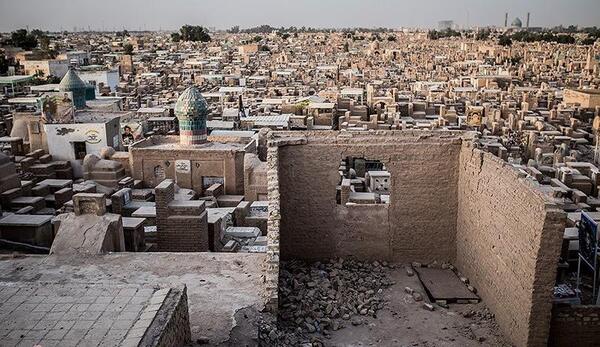 عکس قبرستان وادی السلام کربلا