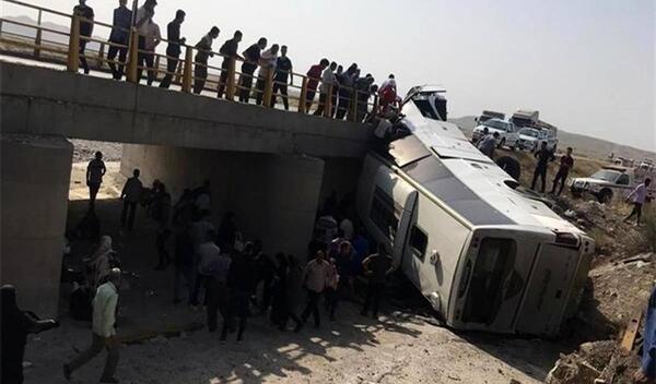 عکس واژگونی اتوبوس زائران کربلا