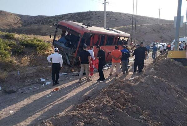 عکس واژگونی اتوبوس زائران کربلا