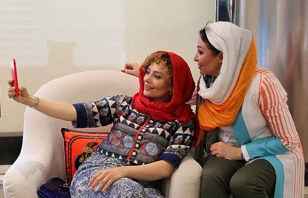 بازیگران آینه بغل با عکس