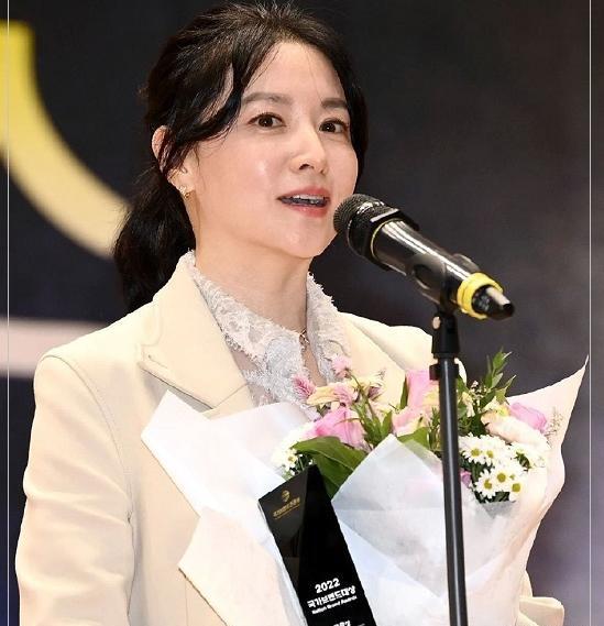 عکس جدید بازیگران جواهری در قصر