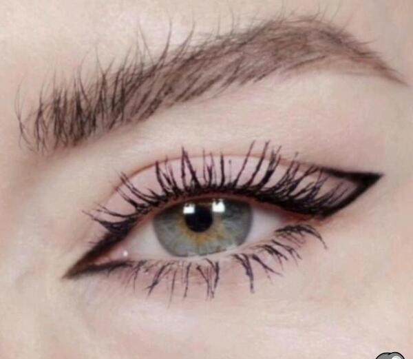 عکس آرایش چشم کیوت