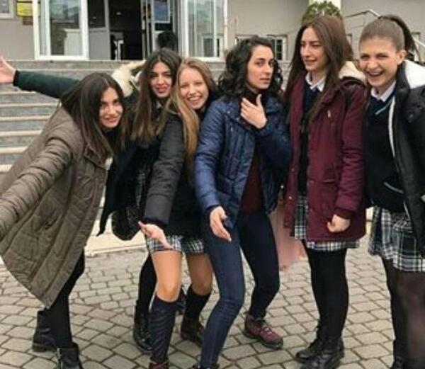 عکس تمام بازیگران سریال غنچه های زخمی