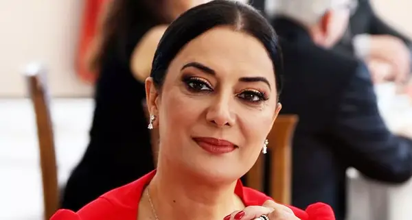 عکس از بازیگران سریال غنچه های زخمی