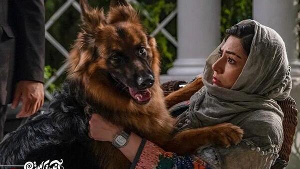 عکس الهام اخوان در افتاب پرست