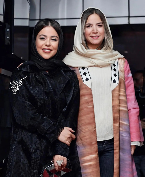 عکس الهام اخوان در افتاب پرست