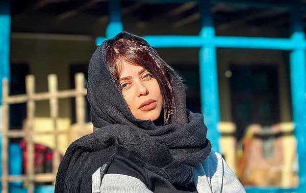 عکس الهام اخوان در افتاب پرست