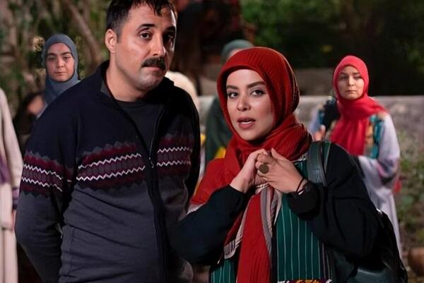 عکس الهام اخوان در افتاب پرست