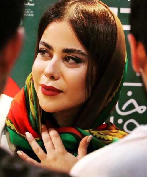 عکس الهام اخوان در مرداب