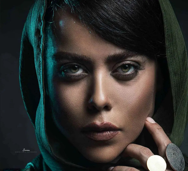 عکس الهام اخوان قبل از عمل