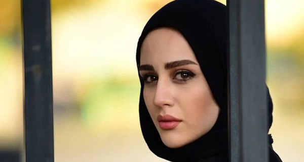 بازیگران نقطه چین با عکس