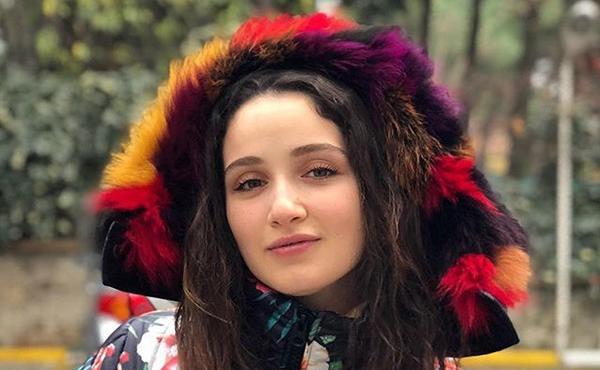 عکس واقعی بازیگران غنچه های زخمی