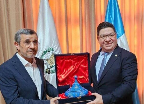 عکس سوتی های احمدی نژاد وان دقیقه