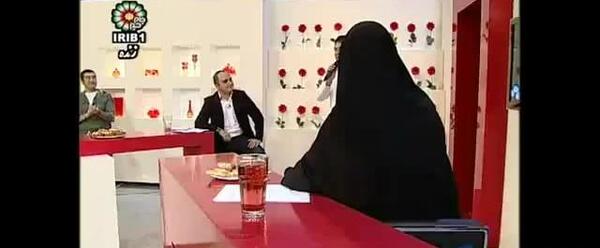 عکس سوتی آزاده نامداری افتادن میز