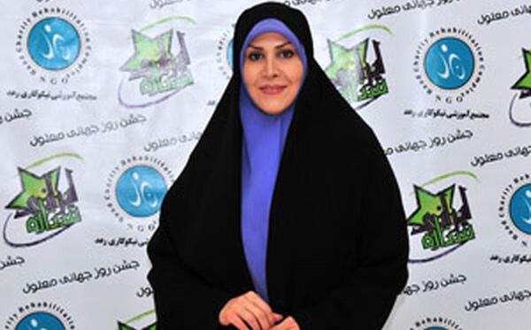 عکس دختر نماینده مجلس در استخر