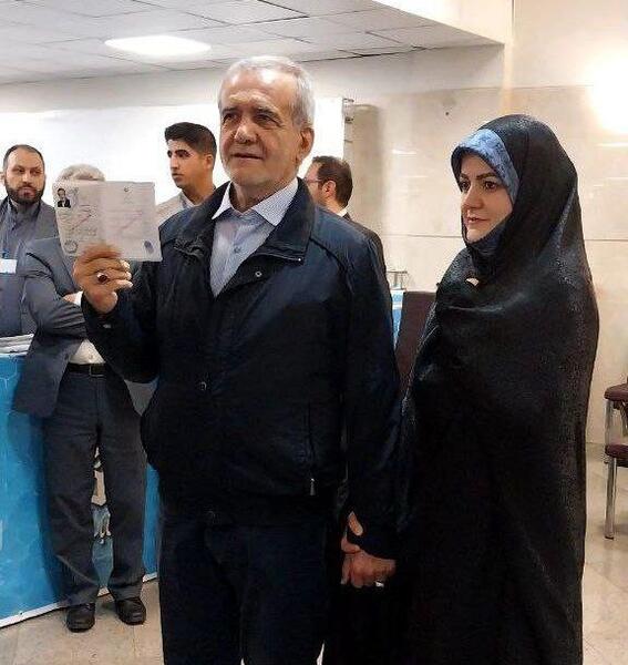 دانلود عکس پزشکیان نماینده مجلس