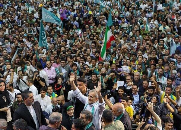 عکس جوانی پزشکیان نماینده تبریز