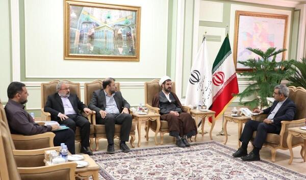 عکس نماینده مجلس مشهد