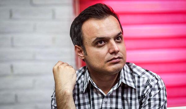 عکس سوتی شکستن صندلی در برنامه زنده