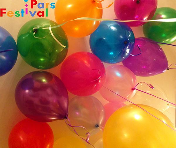 عکس یه دسته بادکنک رنگی