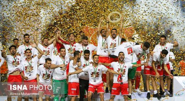 عکس دسته جمعی پرسپولیس با جام