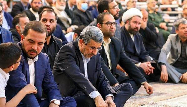 عکس احمدی نژاد در مراسم رئیسی