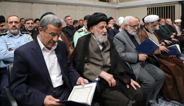 عکس احمدی نژاد در مراسم رئیسی