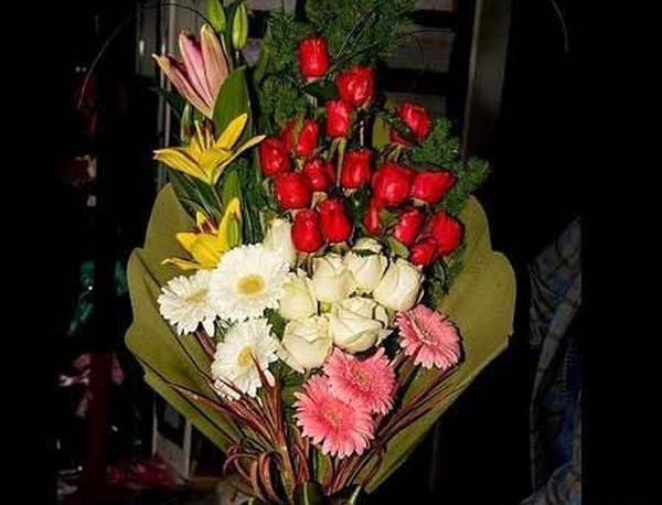 عکس فیک دسته گل تو ماشین