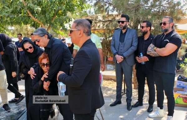 عکس مراسم خاکسپاری پدر نسرین مقانلو