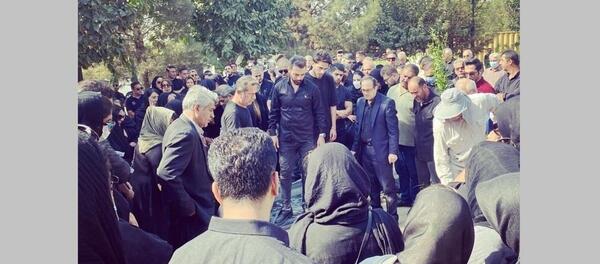 عکس مراسم خاکسپاری پدر نسرین مقانلو