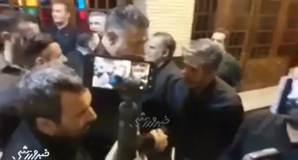 عکس مراسم ختم مادر کریم باقری