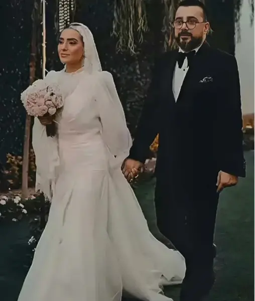 عکس مراسم عقد مونا کرمی