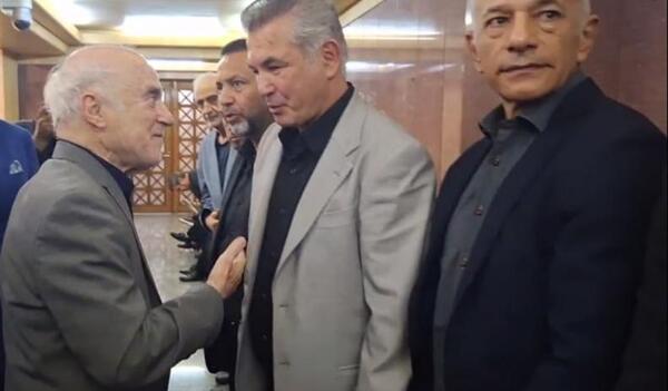 عکس مراسم خاکسپاری پدر خداداد عزیزی
