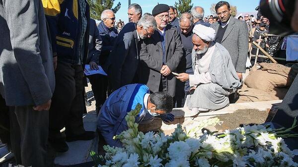 عکس مراسم خاکسپاری فیک