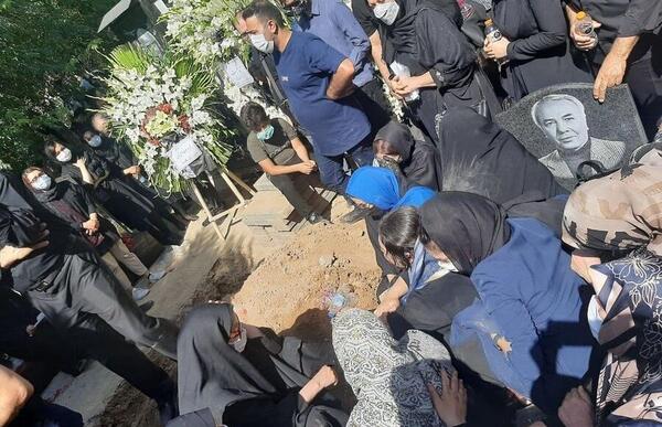 عکس مراسم خاکسپاری فیک