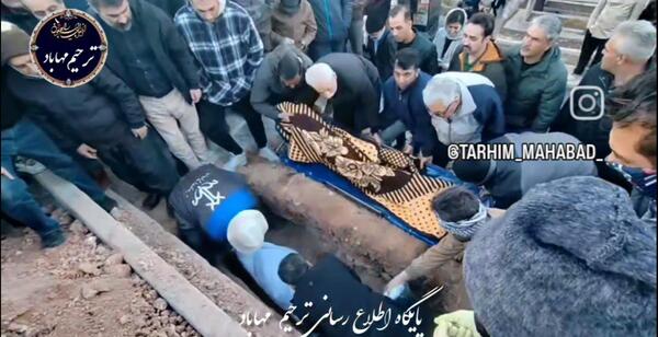 عکس مراسم خاکسپاری دختر