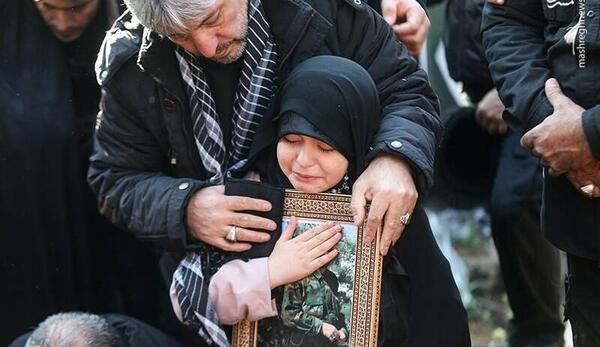 عکس مراسم خاکسپاری دختر