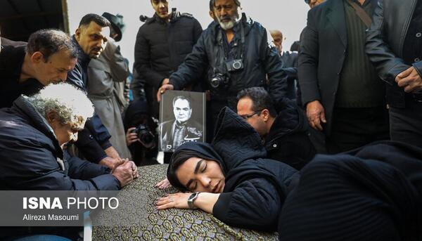 عکس مراسم خاکسپاری دختر