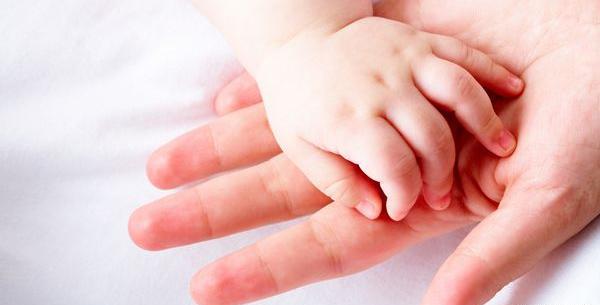 عکس دسته بچه نوزاد