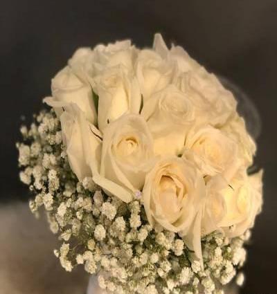 عکس با دسته گل نامزدی