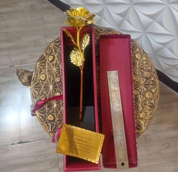 عکس دسته گل و کادو فیک
