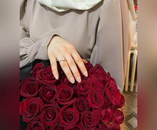 عکس فیک دخترونه با دسته گل