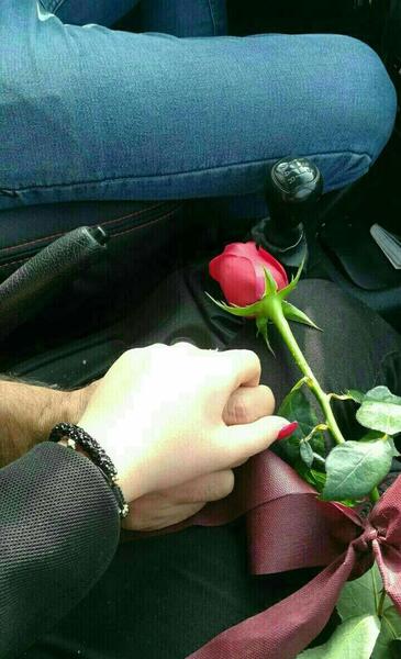 عکس فیک دخترونه با دسته گل