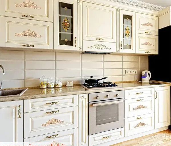 عکس کابینت سفید با دسته طلایی