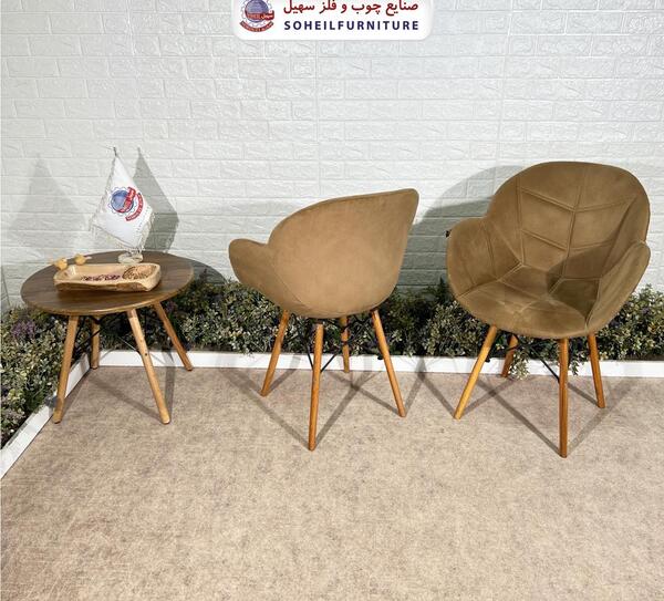 عکس صندلی چوبی دسته دار