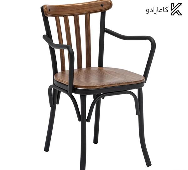 عکس صندلی چوبی دسته دار