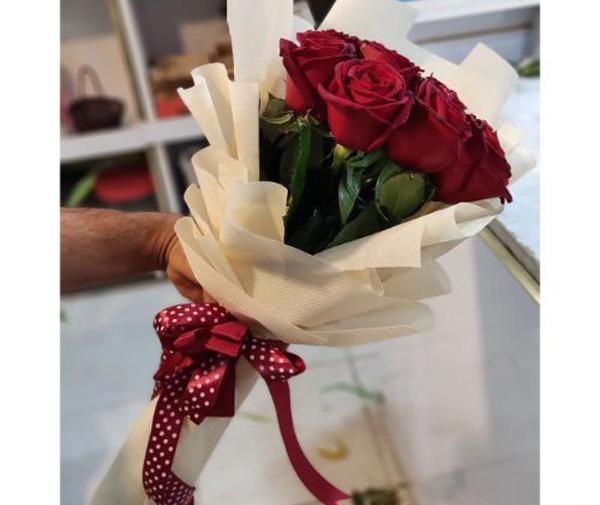عکس دسته گل با کاغذ رنگی