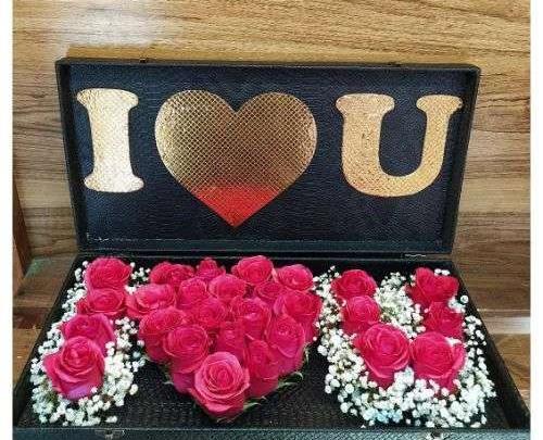 عکس روی دسته گل
