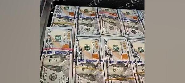 عکس یه دسته دلار